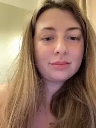 curvyflawless webcam model stream image