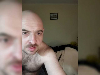 WikiBitch webcam model stream image