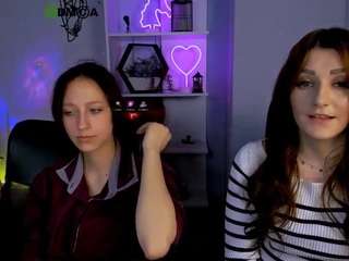 bella-cute1 webcam model stream image