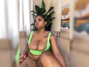 Pretty-thicky webcam model stream image