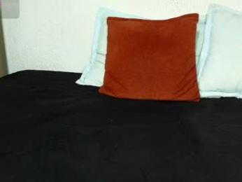 twonaugthy77 webcam model stream image