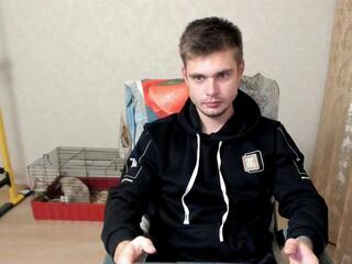 Maks Wolfes webcam model stream image