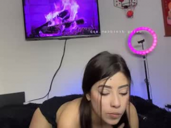 michellepetitte webcam model stream image