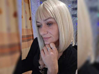 krisred webcam model stream image