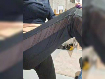 krisred webcam bongacams model stream image