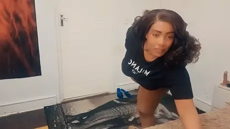 GiantBootyMilf webcam stripchat model stream image
