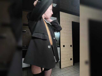 AnnaMaks12 webcam model stream image