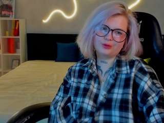 shadow-purr webcam model stream image