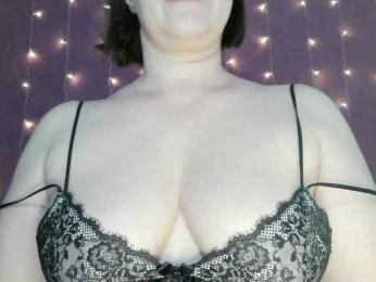 SoftMoon webcam bongacams model stream image