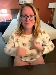 Lizzyloo webcam model stream image