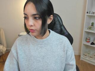 Rowena Evans webcam model stream image