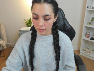 Rowena Evans webcam model stream image