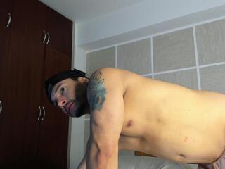 Isaac Suarez webcam model stream image