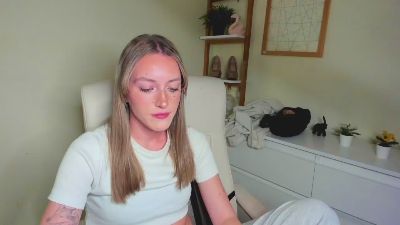 EvelynBlond webcam model stream image