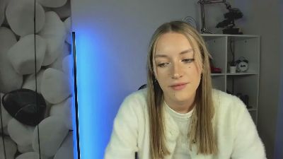 EvelynBlond webcam model stream image