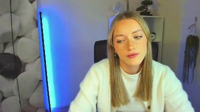 EvelynBlond webcam model stream image