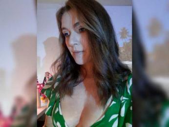 RoyalAngel webcam model stream image