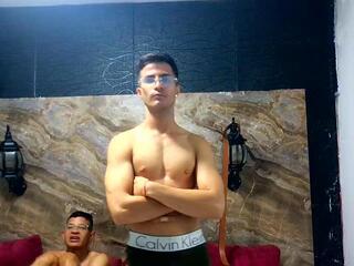 Kenn & Drey webcam model stream image