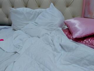 Isabella Abril webcam model stream image