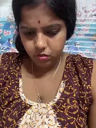 Beauty-queen webcam model stream image