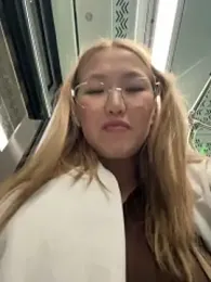 Aiko_Yumi webcam model stream image