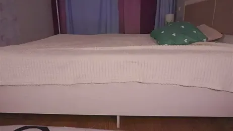 LynetBurby webcam model stream image