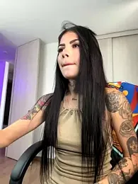 Lisegg_ webcam model stream image