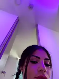 Lisegg_ webcam model stream image