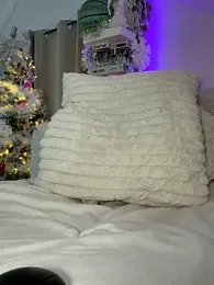 JezzyHill webcam model stream image