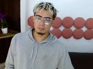 zeustrys webcam model stream image