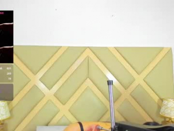 anievans_ webcam model stream image