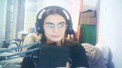Lysbeth webcam model stream image