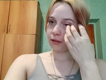 AveryFleurent webcam model stream image