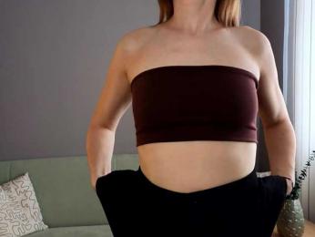 CrystalDivas webcam model stream image