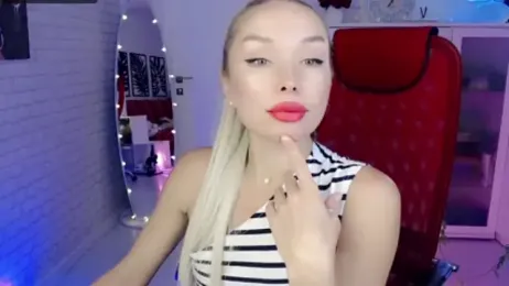 WhiteBunny webcam model stream image