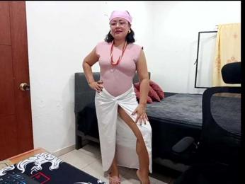 yessmellie webcam model stream image