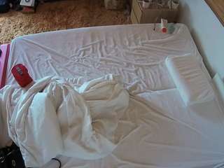 voyeurcam-julmodels-whitebed-3 webcam model stream image