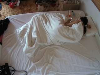 voyeurcam-julmodels-whitebed-3 webcam model stream image