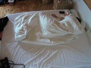voyeurcam-julmodels-whitebed-3 webcam model stream image