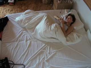 voyeurcam-julmodels-whitebed-3 webcam model stream image