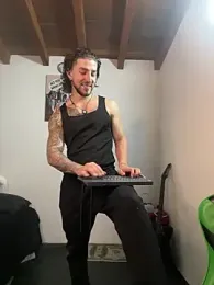 Valentino_Xander webcam model stream image