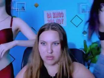 nami_glow webcam model stream image
