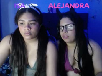 2moons_full_of_love webcam chaturbate model stream image