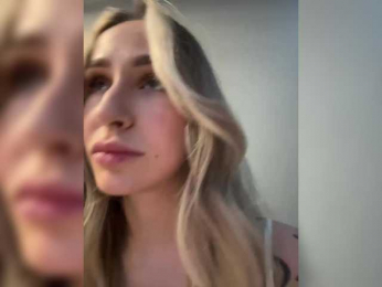 QueenKing webcam bongacams model stream image