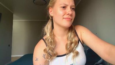 ElliWollard webcam cam4 model stream image