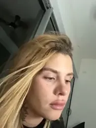 EmiliaCatalina webcam model stream image