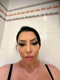 Mia_Splash webcam model stream image