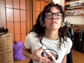 PlushPoutX webcam model stream image