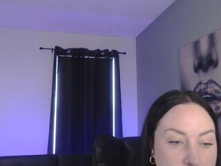 Tia Bella webcam model stream image