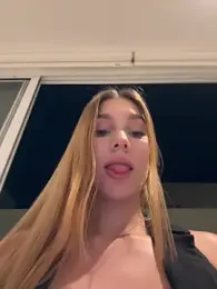 Nikii__ webcam stripchat model stream image